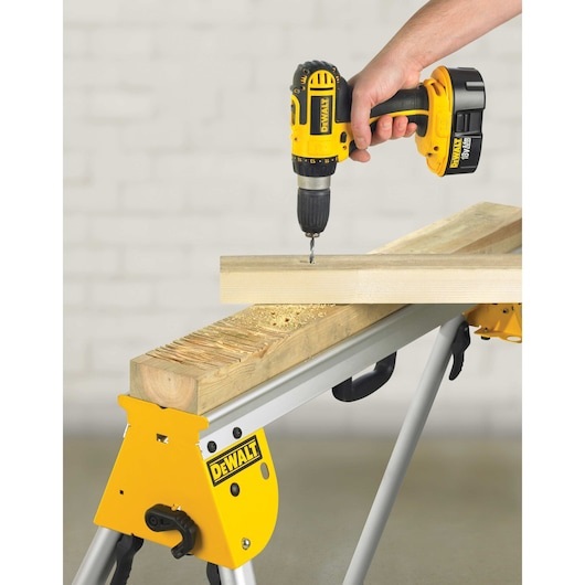 DEWALT Cavalletto di Supporto Universale DE7035-XJ - Leggero, Resistente e Facile da Trasportare