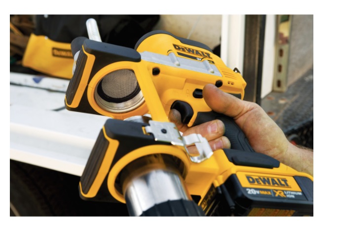DeWALT DCGG571M1 Ingrassatore Elettrico 18V con Batteria 4.0 Ah, Capacità Grasso 473 ml, Pressione 690 bar