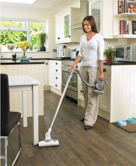 Black Decker PD1820LF-QW Aspirapolvere Senza Filo Cordless 18V con Bocchetta Estensibile, Capacità 560 ml, Nero e Cromo