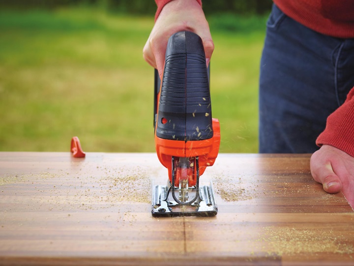 BLACK DECKER BDCJS18N Seghetto Alternativo 18V Litio con Azione Pendolare e Impugnature Gommate