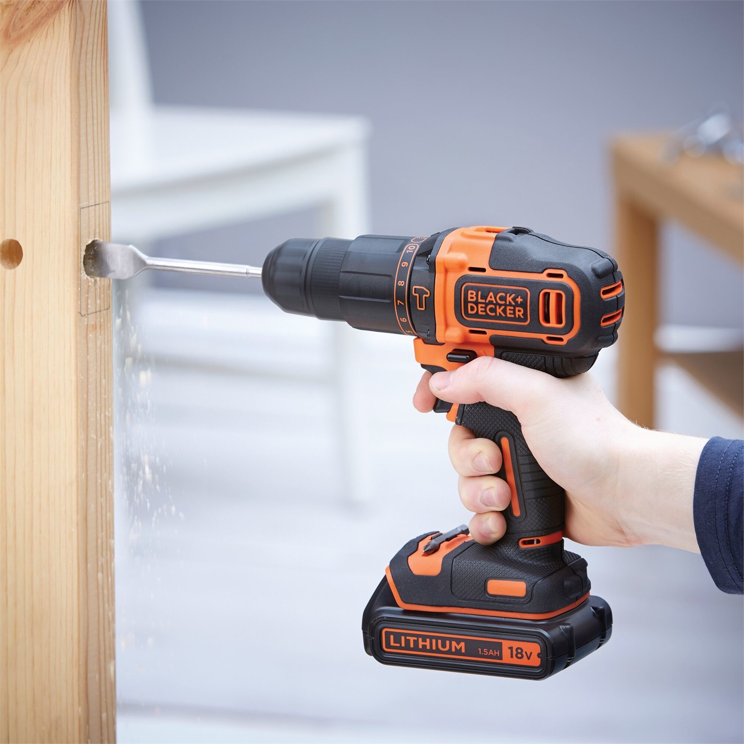 BLACK DECKER BDCHD18K-QW Trapano Avvitatore a Percussione 18V, Batteria 1,5Ah, 1400 Giri/min, Nero e Arancione