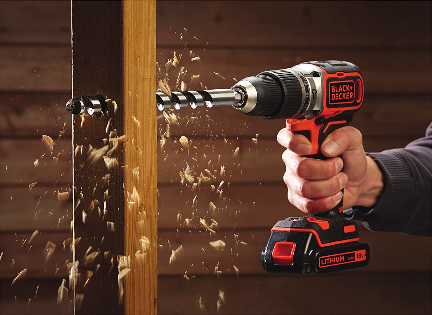 BLACK DECKER BL188KB-QW Trapano/Avvitatore Brushless a Percussione con Doppia Batteria Litio 18V 1.5Ah, 2 Velocità Meccaniche e 28050 Colpi al Minuto