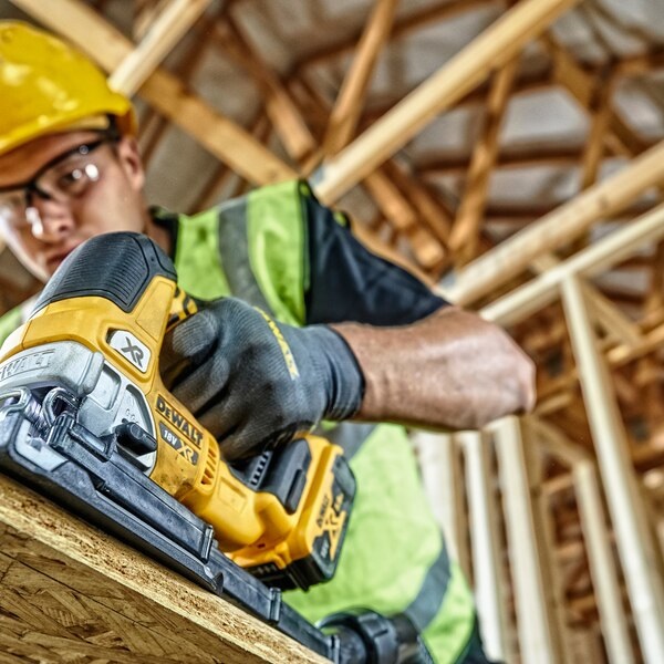 DeWALT DCS334N-XJ Seghetto Alternativo Brushless 18V - Movimento Pendolare Regolabile, Scarpa Inclinabile a 45°, 2,1 kg