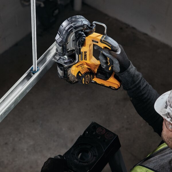 DeWALT DCS377NT-XJ Sega a Nastro Portatile Cordless 18V senza Spazzole con Maletín TSTAK - 380 m/min
