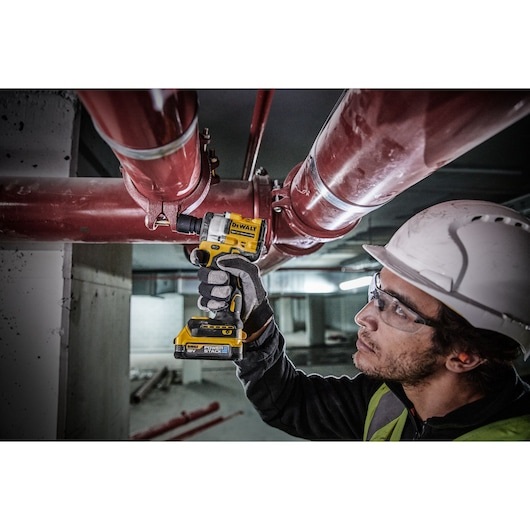 DeWALT DCF921E2T-QW Avvitatore a Impulso Elettrico 18V con 2 Batterie POWERSTACK 1,7 Ah e Maletín TSTAK - 2500 Giri/min, 406 Nm