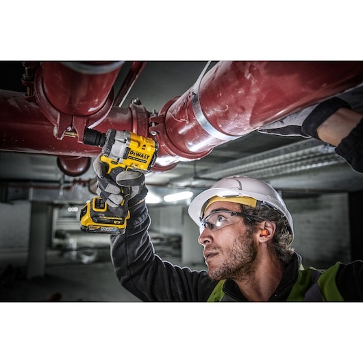 DeWALT DCF921E2T-QW Avvitatore a Impulso Elettrico 18V con 2 Batterie POWERSTACK 1,7 Ah e Maletín TSTAK - 2500 Giri/min, 406 Nm