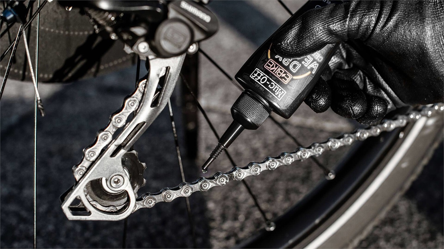 Muc-Off E-Bike Dry Chain Lube 50 ml - Lubrificante Ceramico per Bici Elettriche con Colorante Tracciante UV, Formulato per Condizioni Asciutte