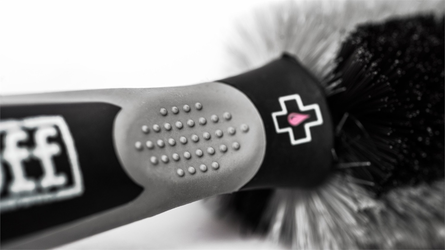 Muc-Off Spazzola per Ruote e Componenti - Pulizia Cerchi, Raggi e Freni con Setole in Nylon e Impugnatura a Doppia Densità