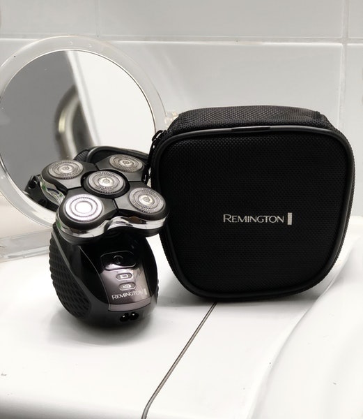 Remington XR1500 Rasoio Elettrico a Testine Rotanti - 5 Testine, 50 Minuti di Autonomia, 100% Resistente all'Acqua, Rifinitore e Astuccio da Viaggio