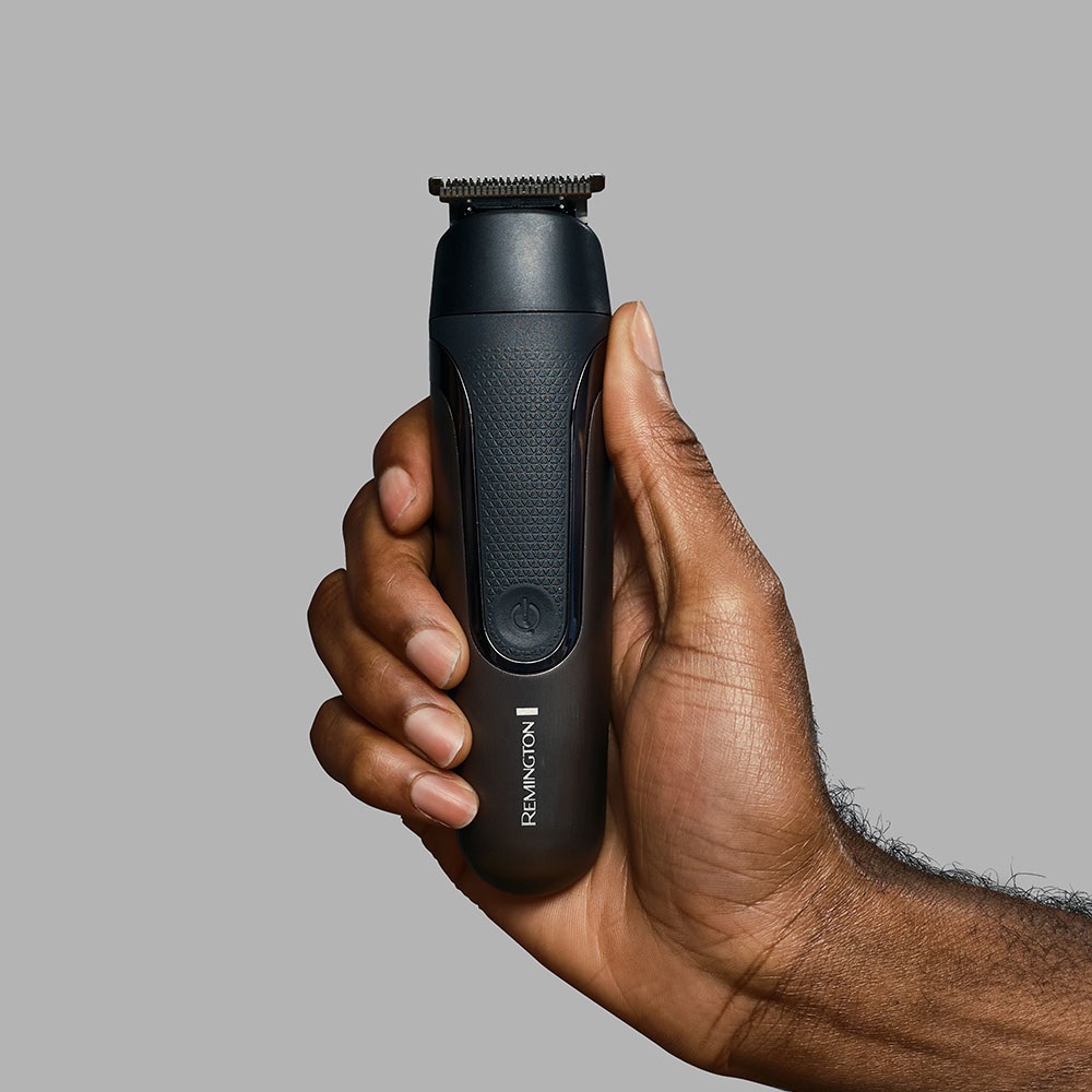 Remington ONE PG780 Rasoio Elettrico Multiuso - Tagliacapelli, Regolabarba, Rifinitore corpo, naso e orecchie - 18 testine/pettini incluse, impermeabile, al litio