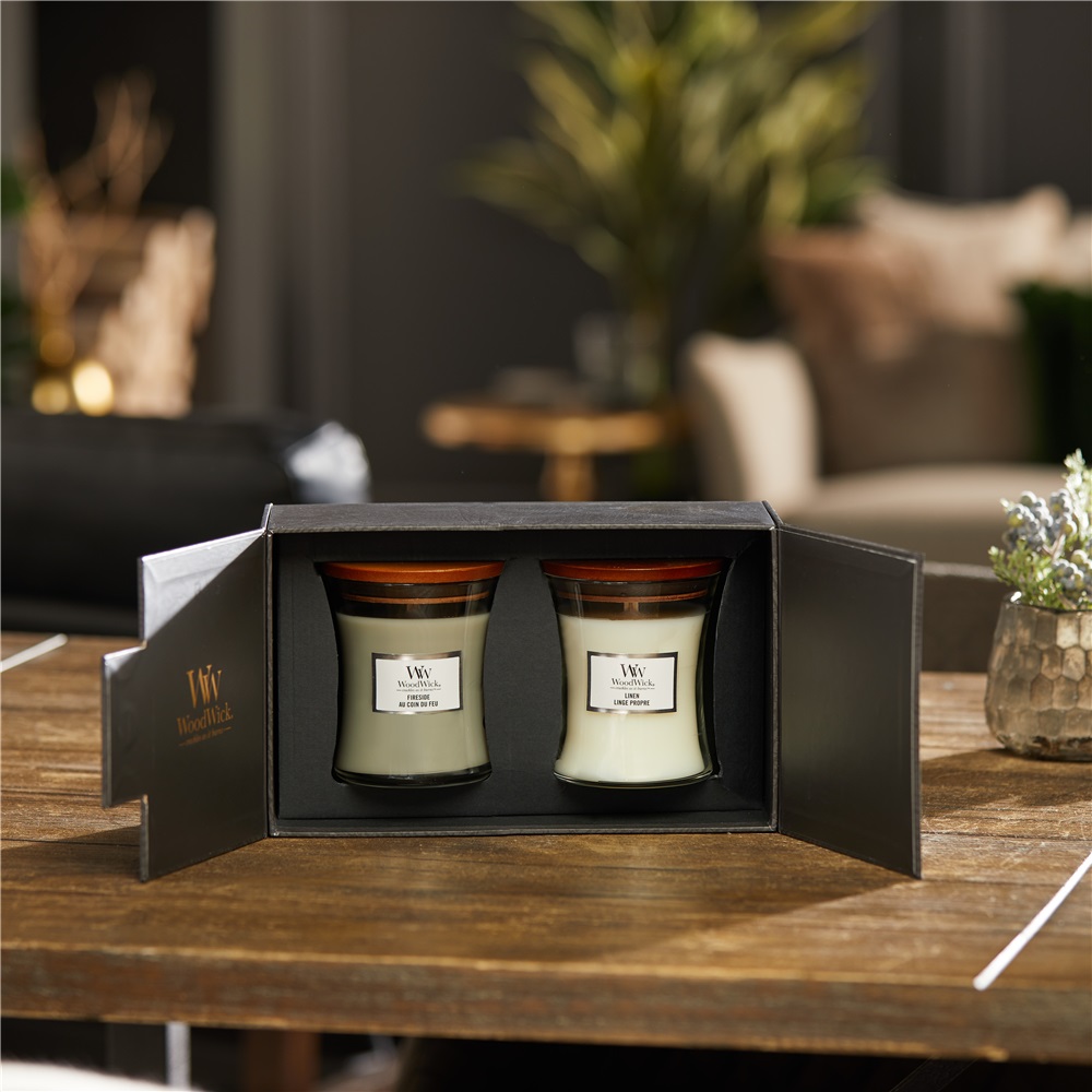 WoodWick Set Regalo Candele Profumate - 2 Barattoli Medi a Clessidra con Fragranze Fireside e Linen, Fino a 60 Ore di Durata
