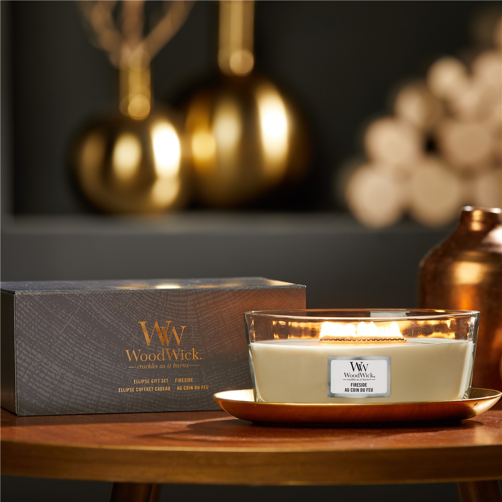 WoodWick Candela Profumata Ellisse Fireside in Confezione Regalo - Stoppino Scoppiettante, Fino a 50 Ore di Durata, 453,6 g