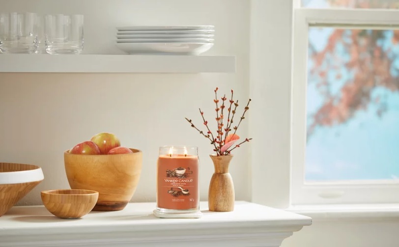 Yankee Candle Cinnamon Stick - Candela Profumata in Giara Grande 567 g con Fragranza Dolce e Speziata