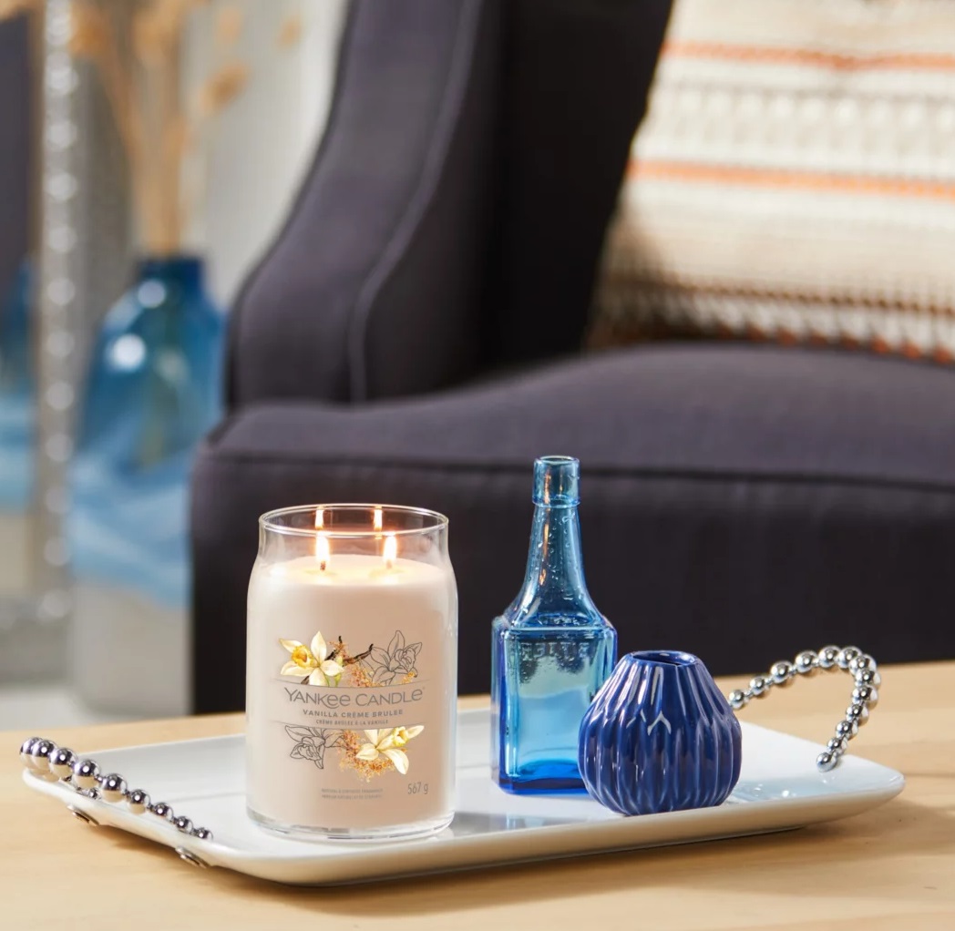 Yankee Candle Vanilla Crème Brûlée - Candela Profumata in Giara Grande 567 g con 2 Stoppini, Fragranza Dolce e Speziata