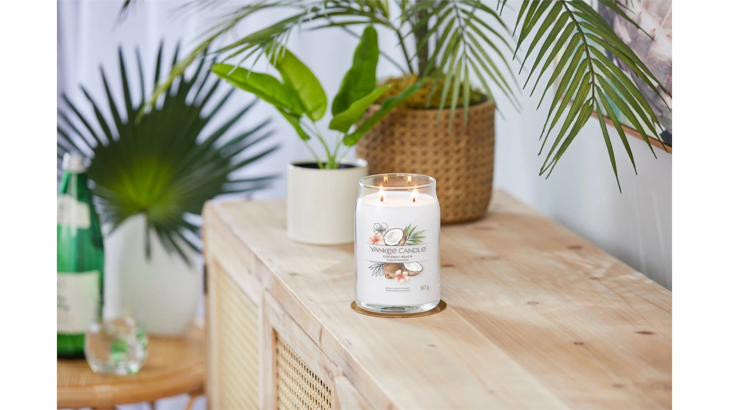 Yankee Candle Coconut Beach - Candela Profumata in Giara Grande 567 g con 2 Stoppini, Fragranza Fruttata e Tempo di Combustione Fino a 90 Ore