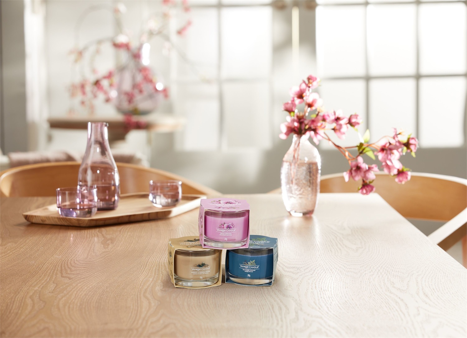 Yankee Candle Amber & Sandalwood - Candela Profumata Votive 37g in Vetro con Fragranza Dolce e Speziata