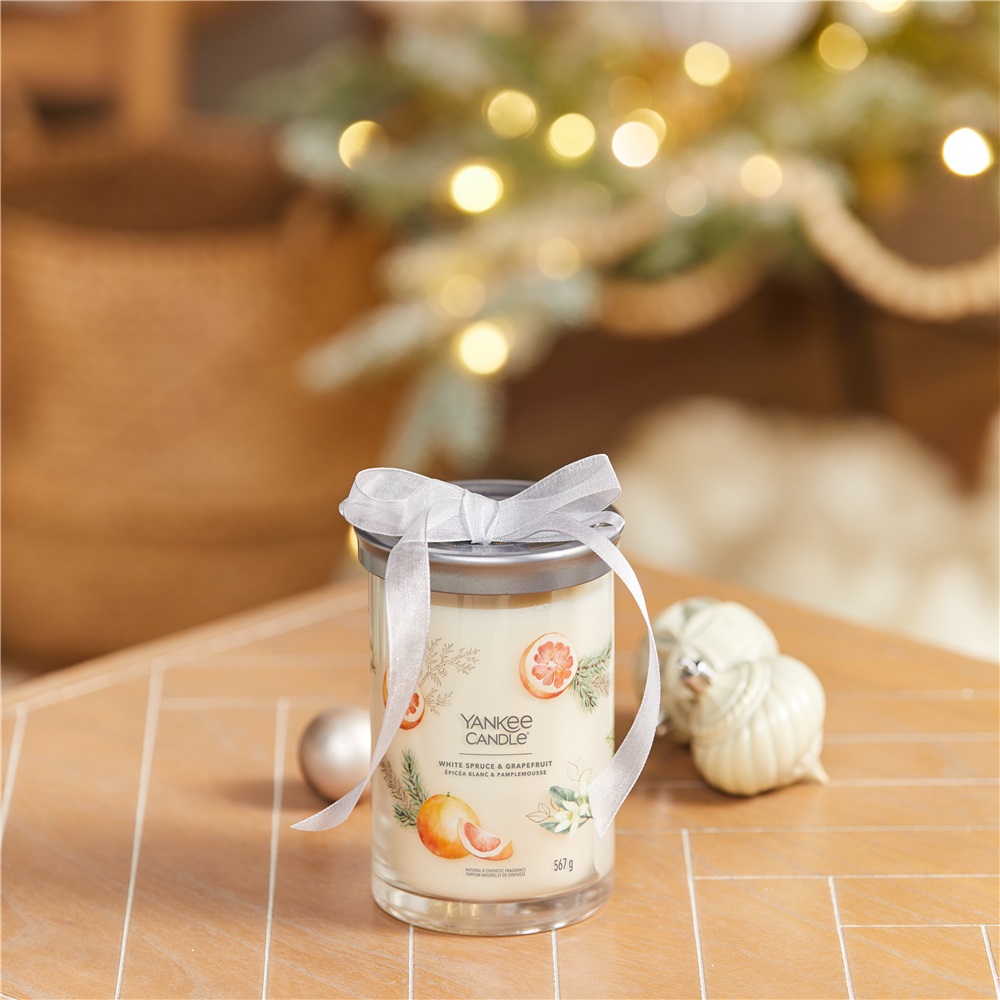 Yankee Candle Candela Grande Tumbler White Spruce & Grapefruit - Cera di Soia, Doppio Stoppino, Fino a 100 Ore di Combustione
