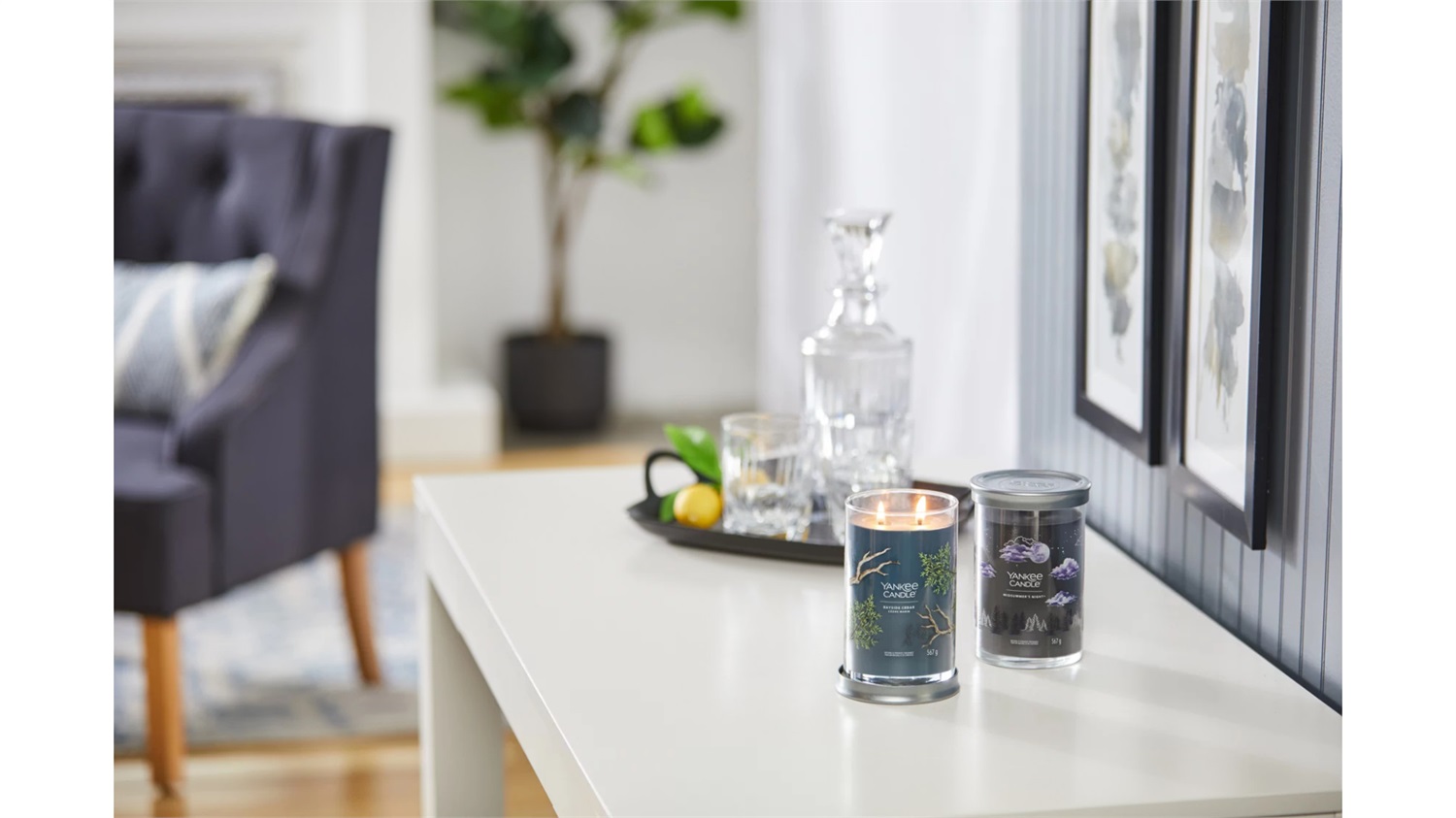 Yankee Candle Tumbler Grande Bayside Cedar 567 g - Candela Profumata con Fragranza Fresca e Pulita, 2 Stoppini, Tempo di Combustione Fino a 100 Ore