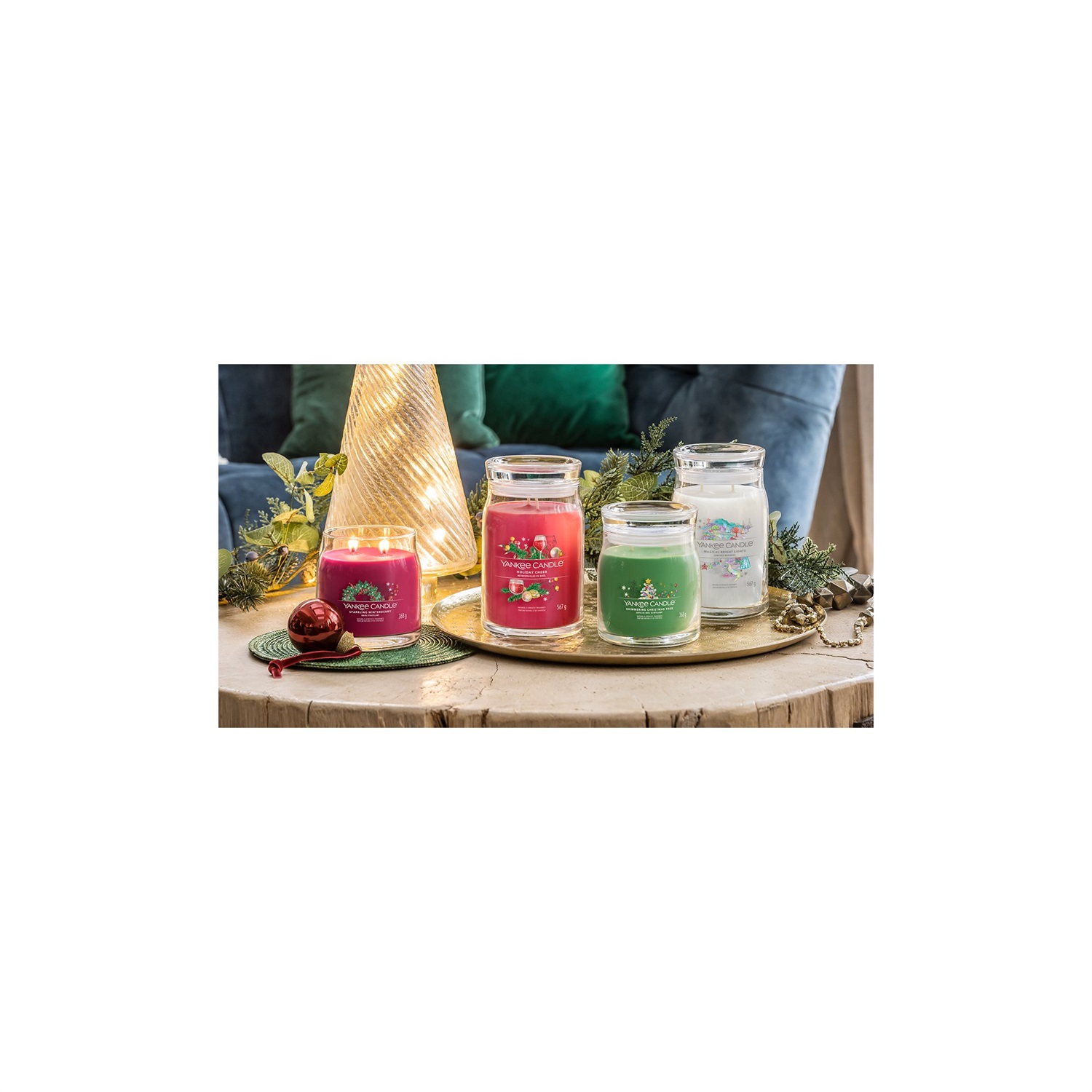 Yankee Candle Candela Profumata in Giara Media Sparkling Winterberry 368 gr - Rosso, Fino a 75 Ore di Combustione