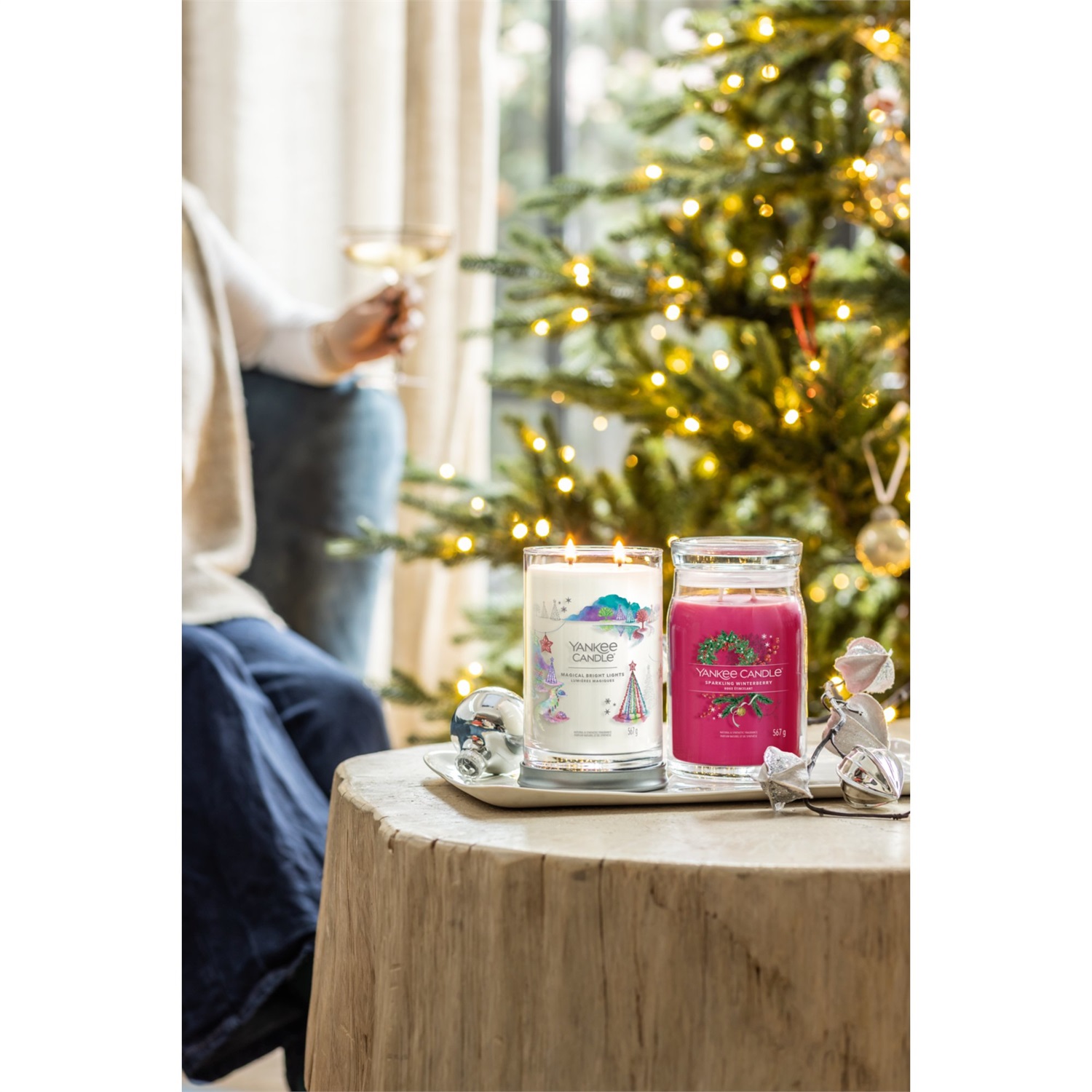 Yankee Candle Sparkling Winterberry - Candela Profumata Giara Grande 567 g con note di melograno, abete balsamico e cedro innevato