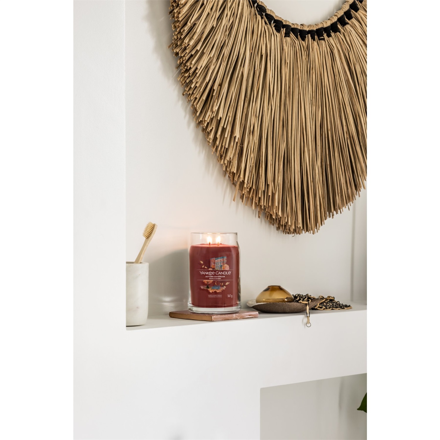Yankee Candle Autumn Daydream - Candela Giara Grande 567 g, Fragranza Fresco e Pulito, Tempo di Combustione fino a 90 Ore