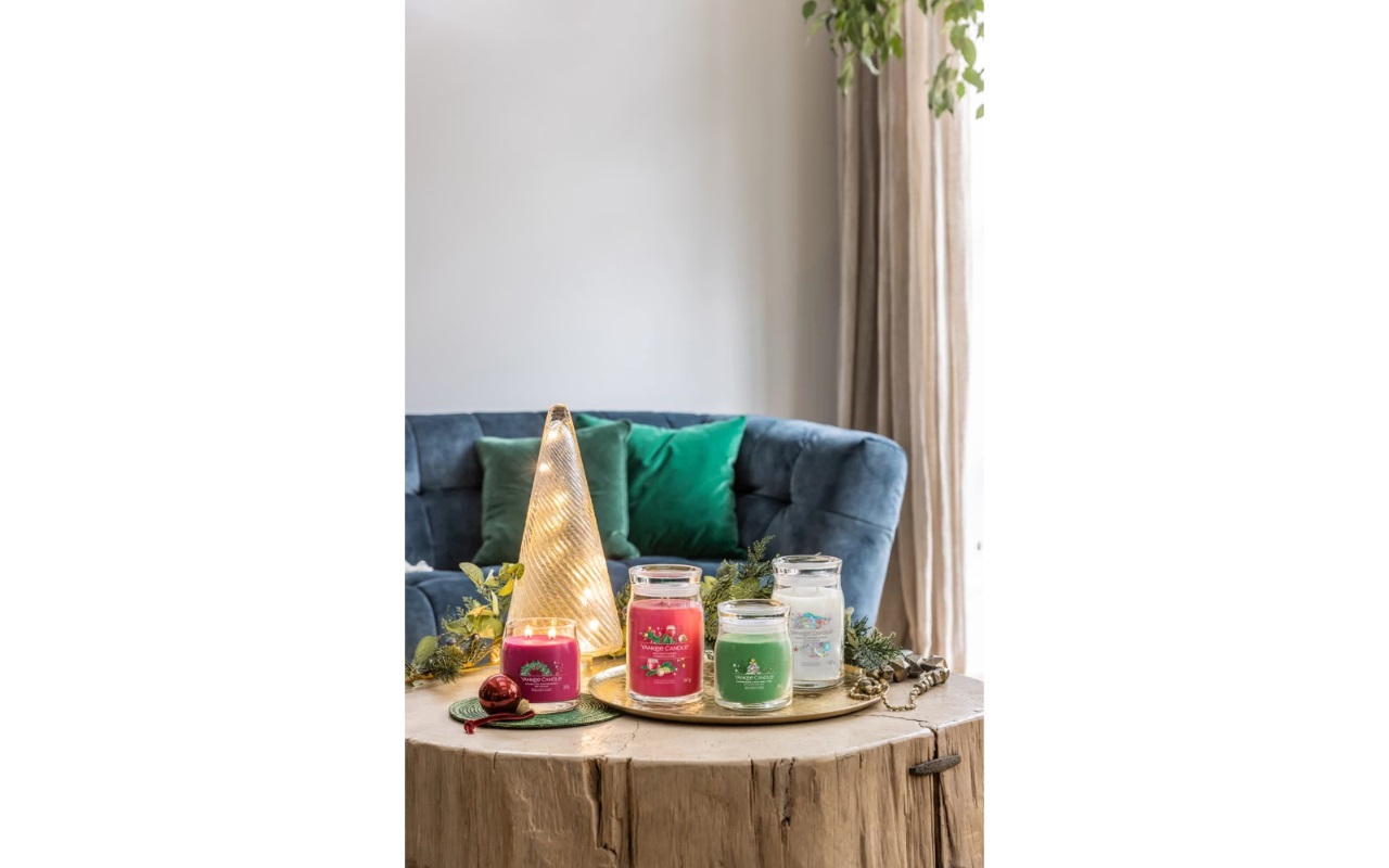 Yankee Candle Candela Profumata in Giara Grande Magical Bright Lights 567 g - Pera Ghiacciata, Menta, Gelsomino, Vaniglia, Fino a 90 Ore di Combustione