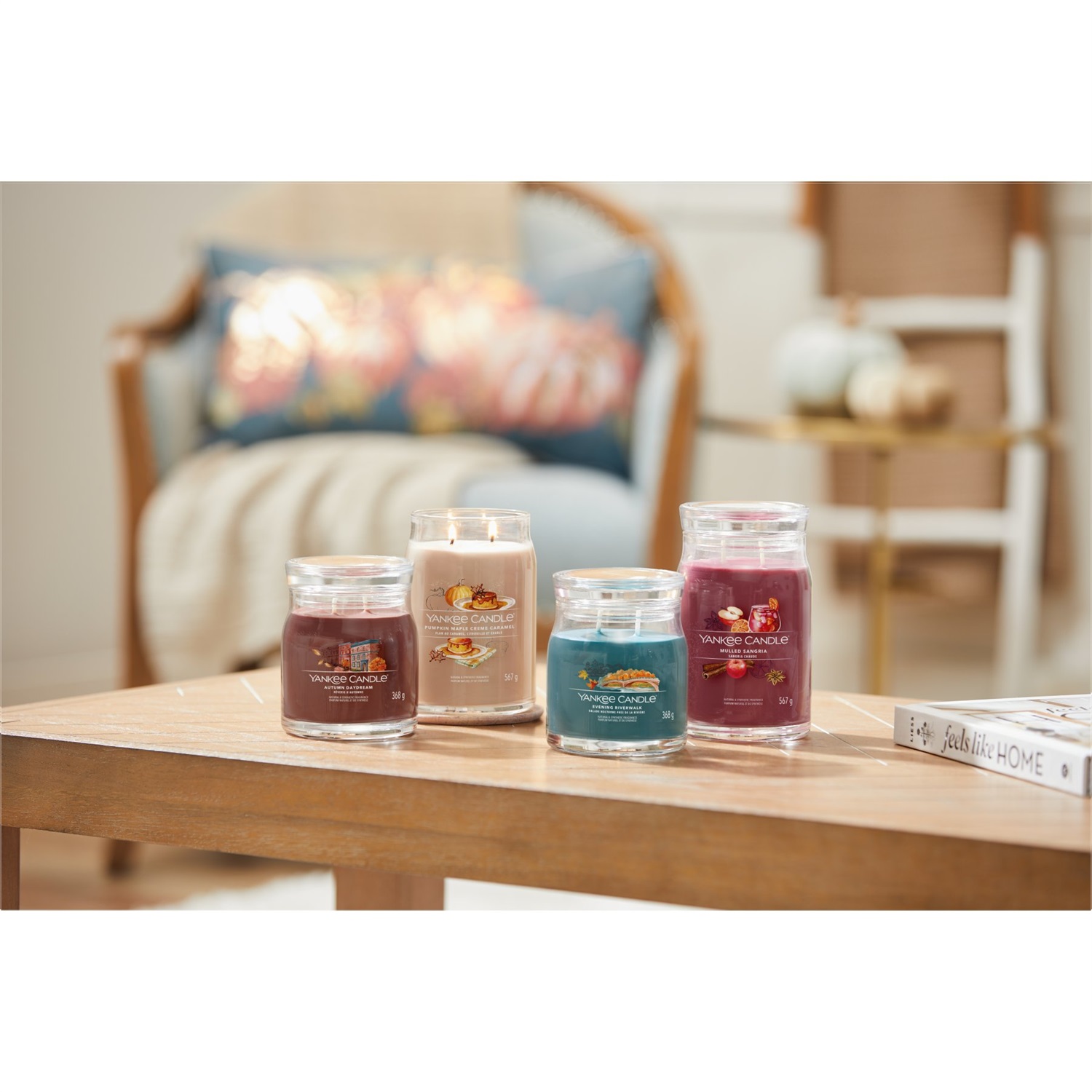 Yankee Candle Signature Candela Profumata Autumn Daydream 368 g - Giara Media con 2 Stoppini, Fragranza di Chiodi di Garofano, Lavanda, Abete e Legno di Eucalipto