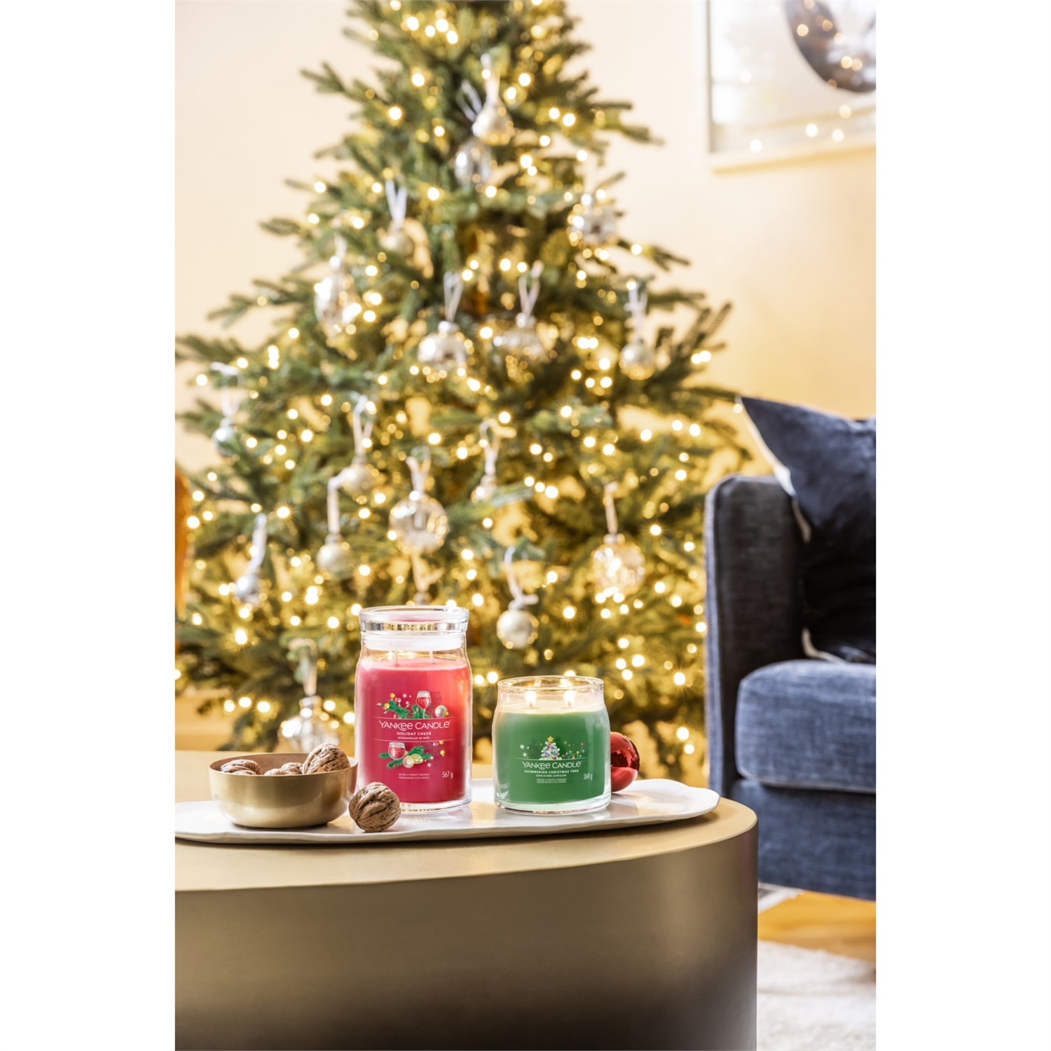 Yankee Candle Candela Profumata Giara Media Shimmering Christmas Tree Verde 368 gr - Note Verdi e Spezie Calde