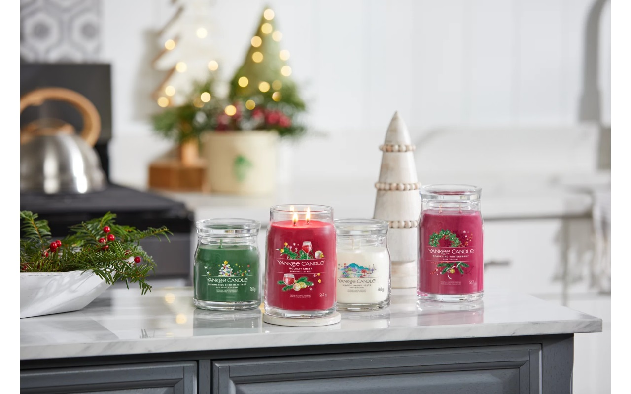 Yankee Candle Magical Bright Lights - Candela Profumata in Giara Media 368 g con Pera Ghiacciata, Menta, Gelsomino e Vaniglia