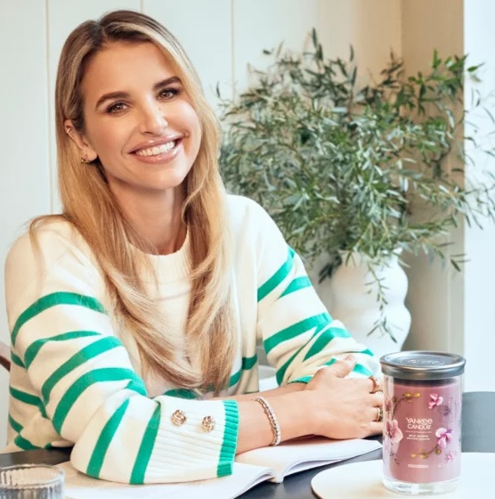 Yankee Candle Wild Orchid Candela Profumata Tumbler Piccola 122 g - Fragranza Floreale con Note di Ozono e Fiori di Mandarino