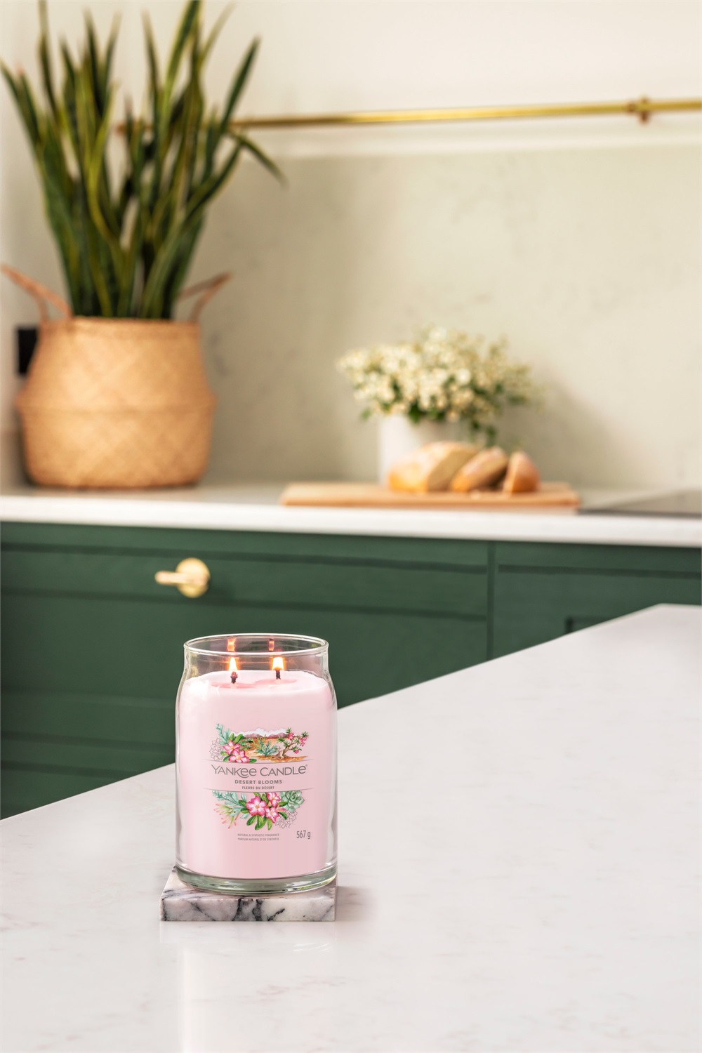 Yankee Candle Desert Blooms Giara Grande 567 g - Candela Profumata a 2 Stoppini con Fragranza di Fiori del Deserto