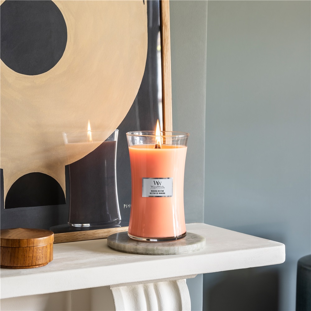 WoodWick Candela Profumata Manuka Nectar 609 g Clessidra con Crepitio Rilassante