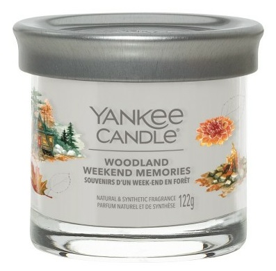 Yankee Candle Woodland Weekend Memories - Candela Profumata Tumbler Piccola 122 g con Note di Ambra, Bergamotto, Cocco e Frutti Autunnali
