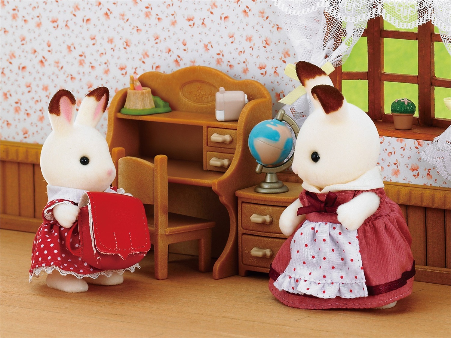 Sylvanian Families Sorella Coniglio Cioccolato con Scrivania e Accessori
