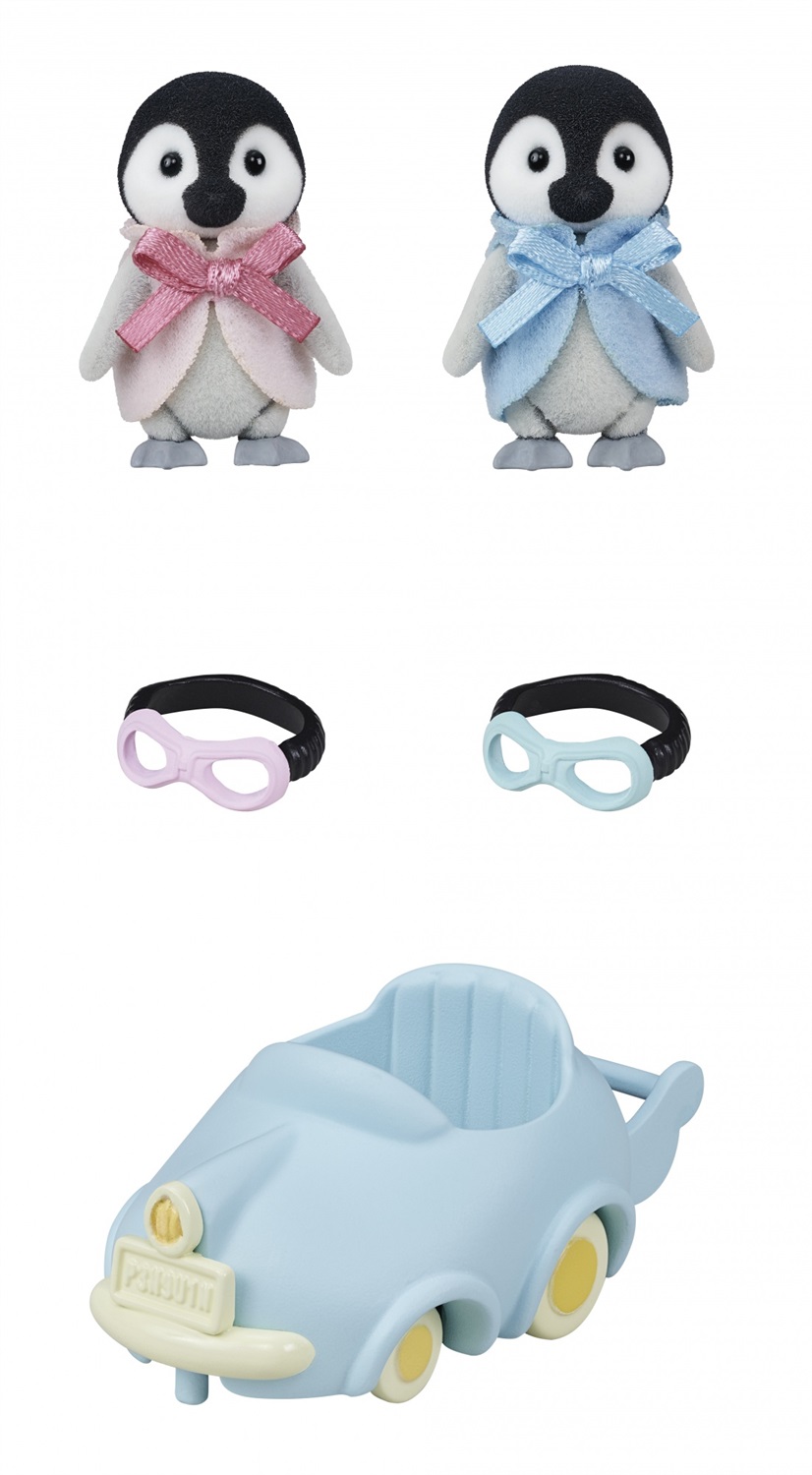 Sylvanian Families 5695 - Set Pinguini con Auto, Include Pearl e Rocky, Carretto e Occhiali da Avviatore