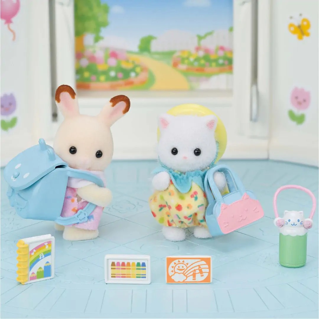 Sylvanian Families 5747 Amici dell'Asilo - A Passeggio con 2 Bebè e Accessori