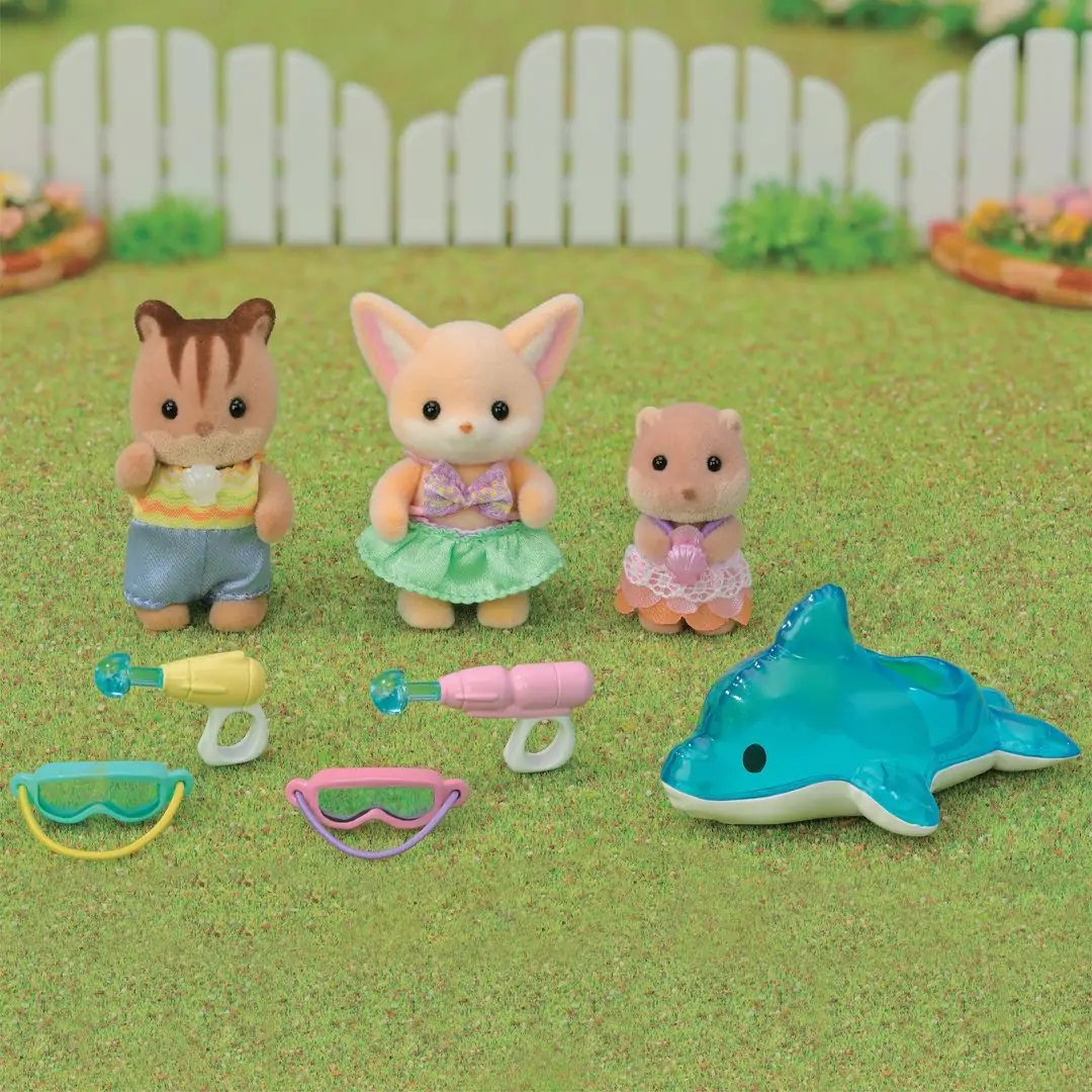 Sylvanian Families 5749 Amici dell'Asilo - Trio in piscina con 3 bebè e accessori divertenti