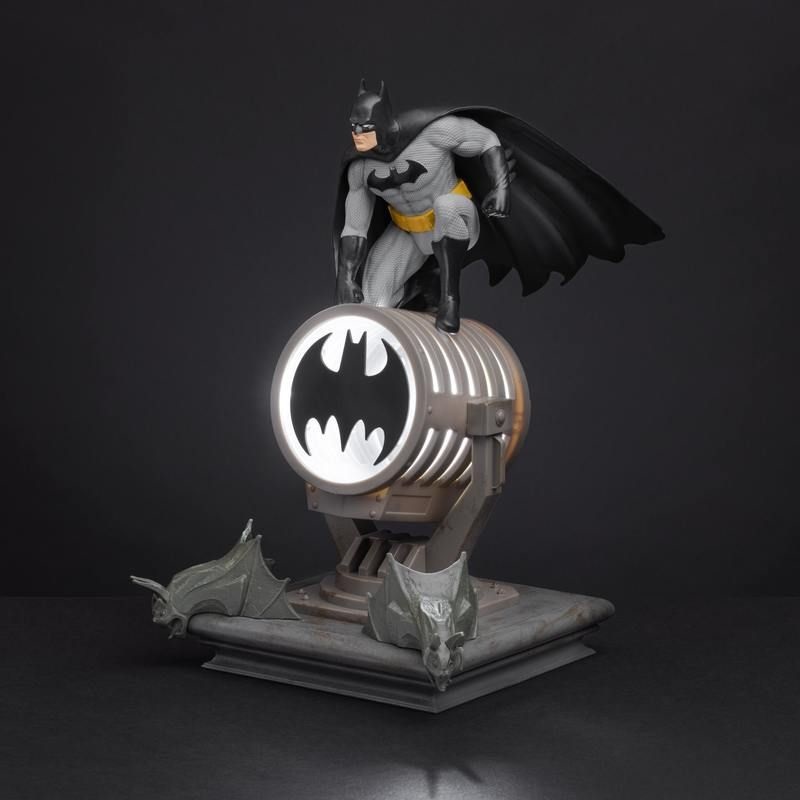 Paladone Lampada Batman Figurine Light BDP - Luce da Notte Multicolore LED, Altezza 27 cm