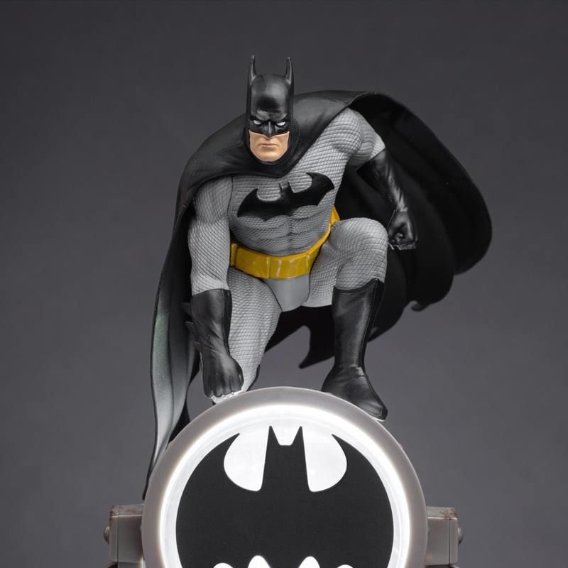 Paladone Lampada Batman Figurine Light BDP - Luce da Notte Multicolore LED, Altezza 27 cm
