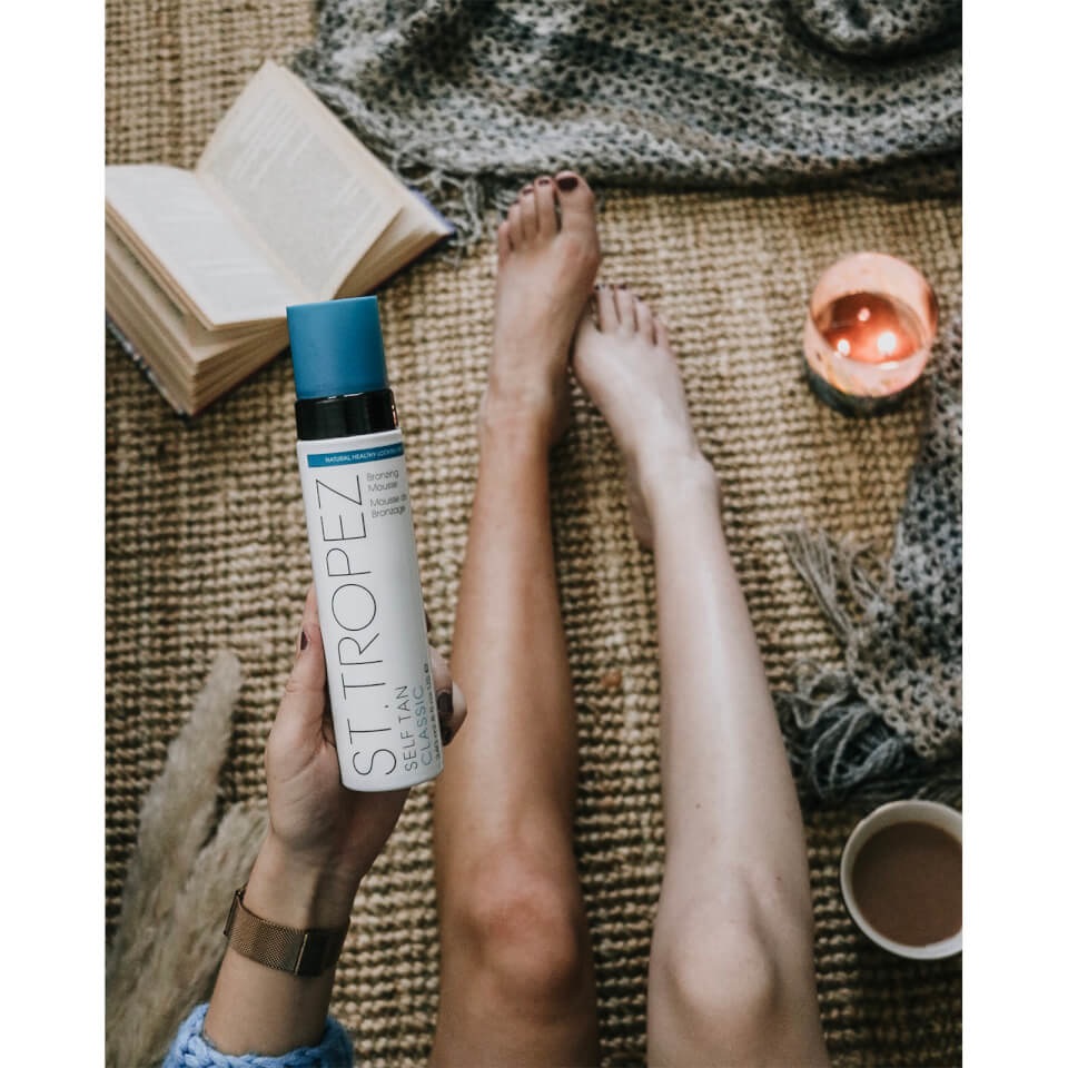 St.Tropez Self Tan Classic Bronzing Mousse 120 ml - Mousse autoabbronzante ultra leggera per un'abbronzatura naturale e luminosa