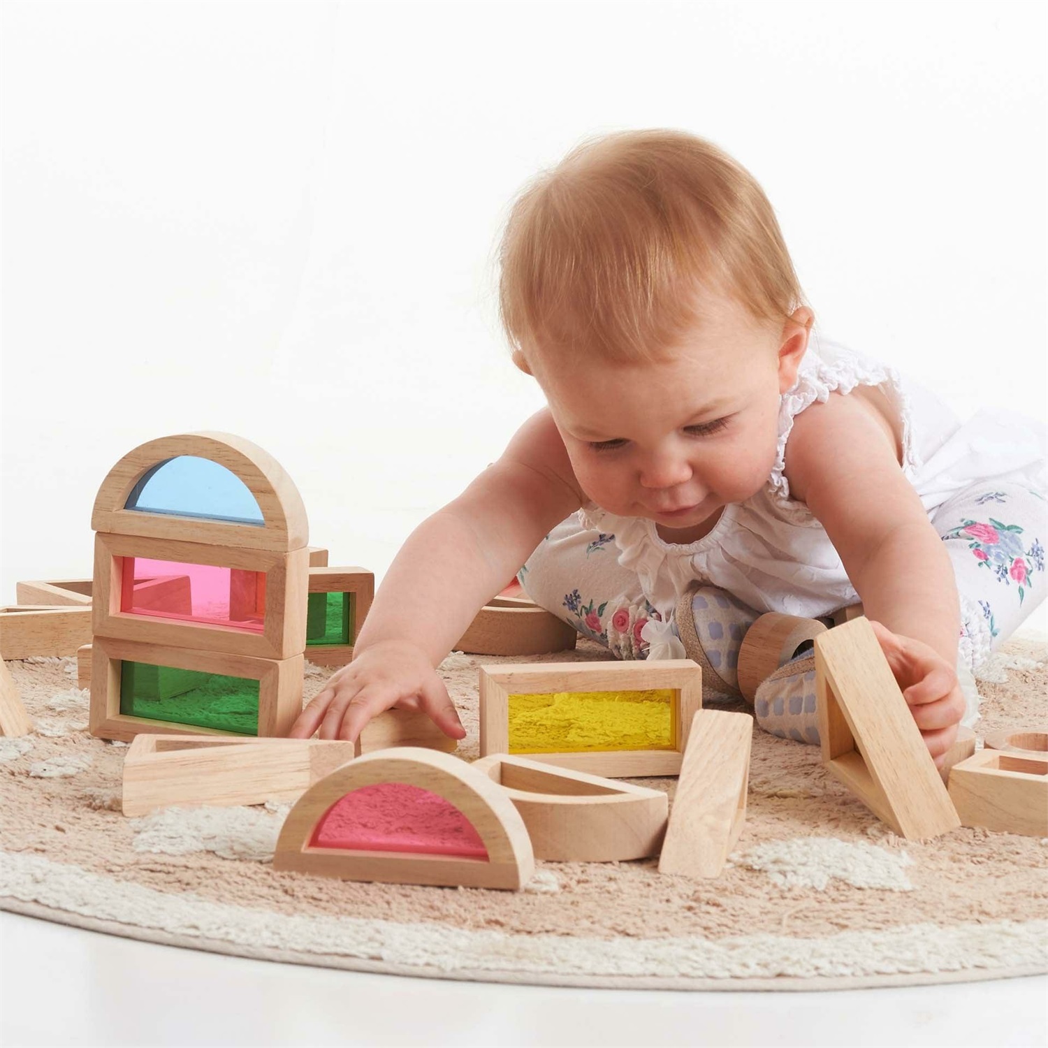 TICKIT Rainbow Block Set - 24 Blocchi di Legno Traslucidi in 6 Forme con Inserimenti Colorati