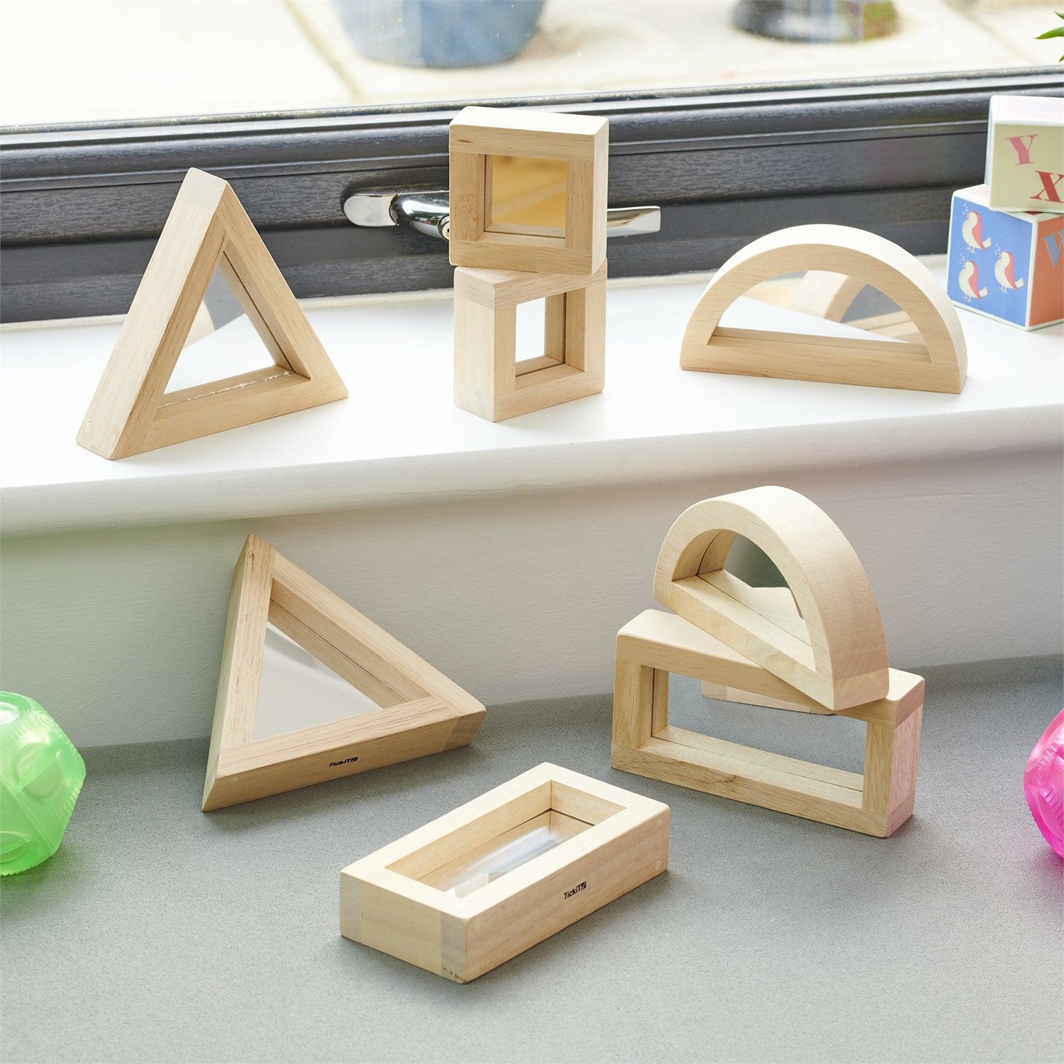 TickiT Blocchi da Costruzione in Legno con Specchio - Set di 8 Pezzi per Stimolare Creatività e Esplorazione nei Bambini