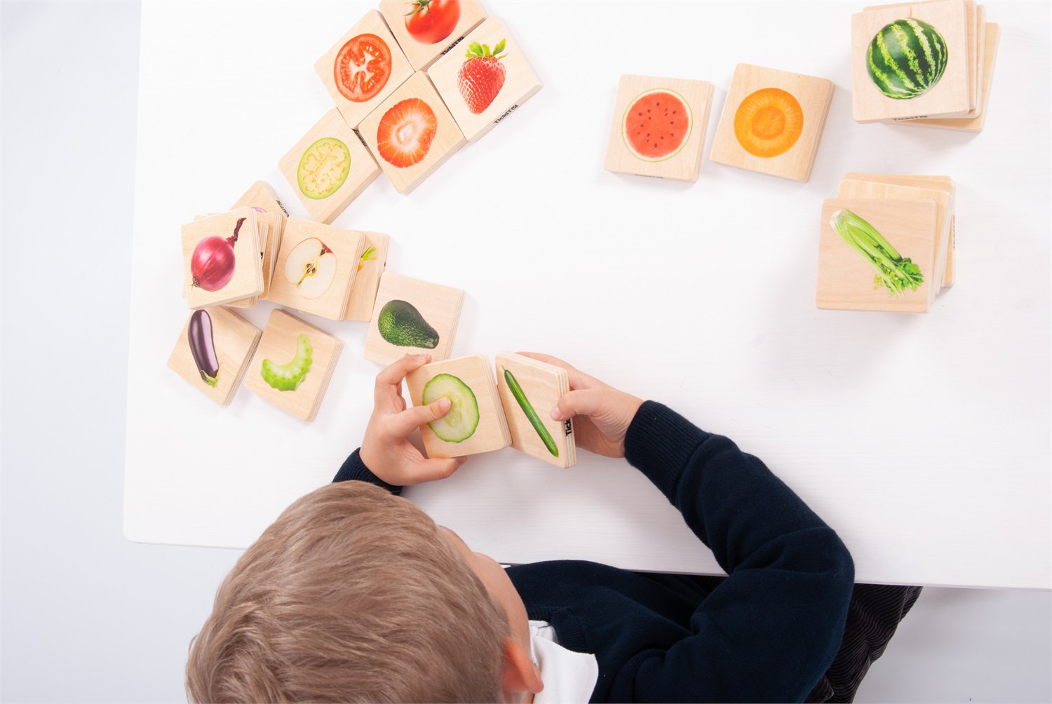 TickiT Gioco Educativo in Legno - Abbinamenti di Frutta e Verdura per Bambini