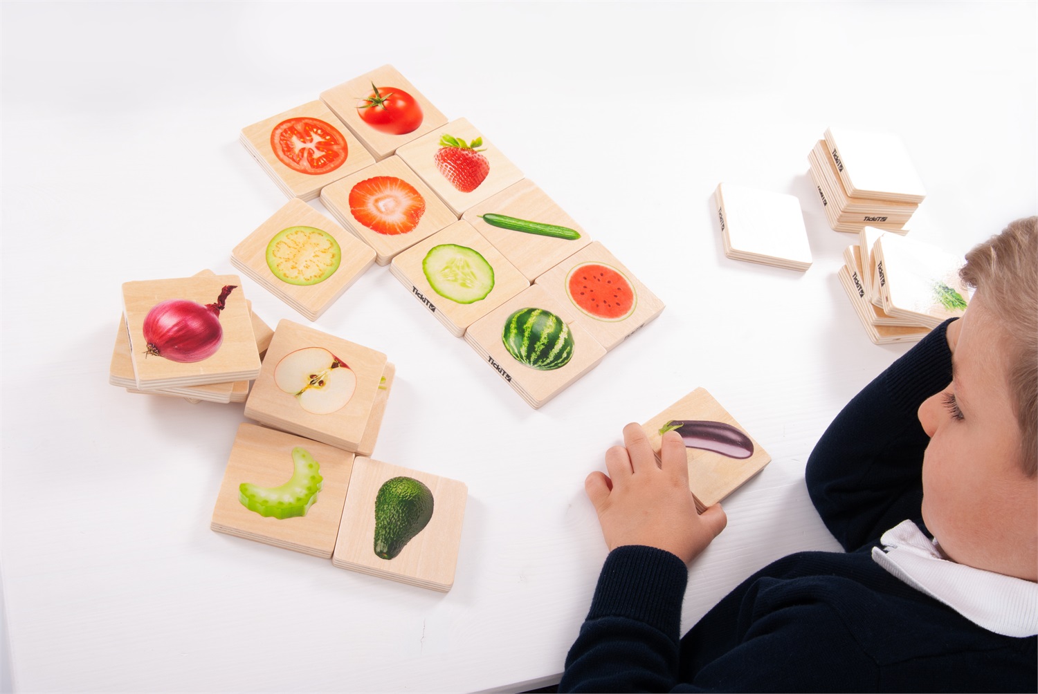 TickiT Gioco Educativo in Legno - Abbinamenti di Frutta e Verdura per Bambini