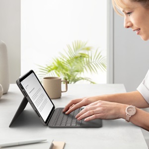 Logitech Folio Touch Custodia iPad con Tastiera QWERTZ Tedesco - Grigio, Compatibile con iPad Air 4a e 5a Generazione (2020, 2022) con Trackpad
