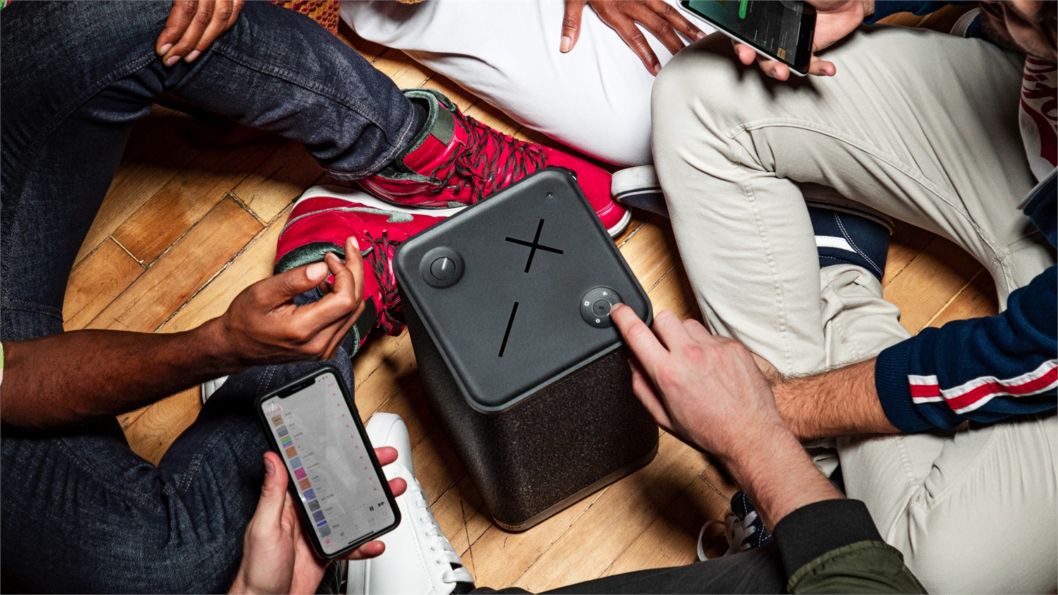 Ultimate Ears Hyperboom Altoparlante portatile wireless Bluetooth Nero - Potente, Bassi Profondi, Resistenza all'Acqua IPX4, Portata di 45 metri