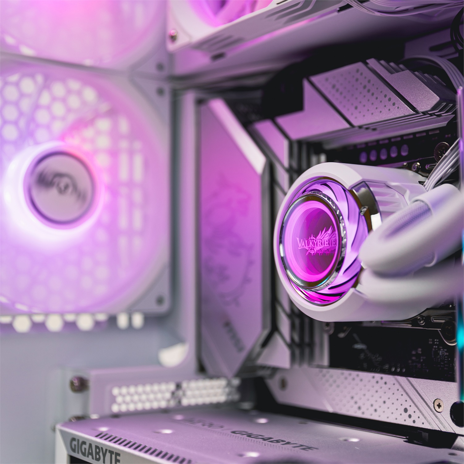 Valkyrie Jarn 240 ARGB White - Raffreddatore di liquidi AIO 240mm con Ventilatori da 12 cm e Illuminazione ARGB