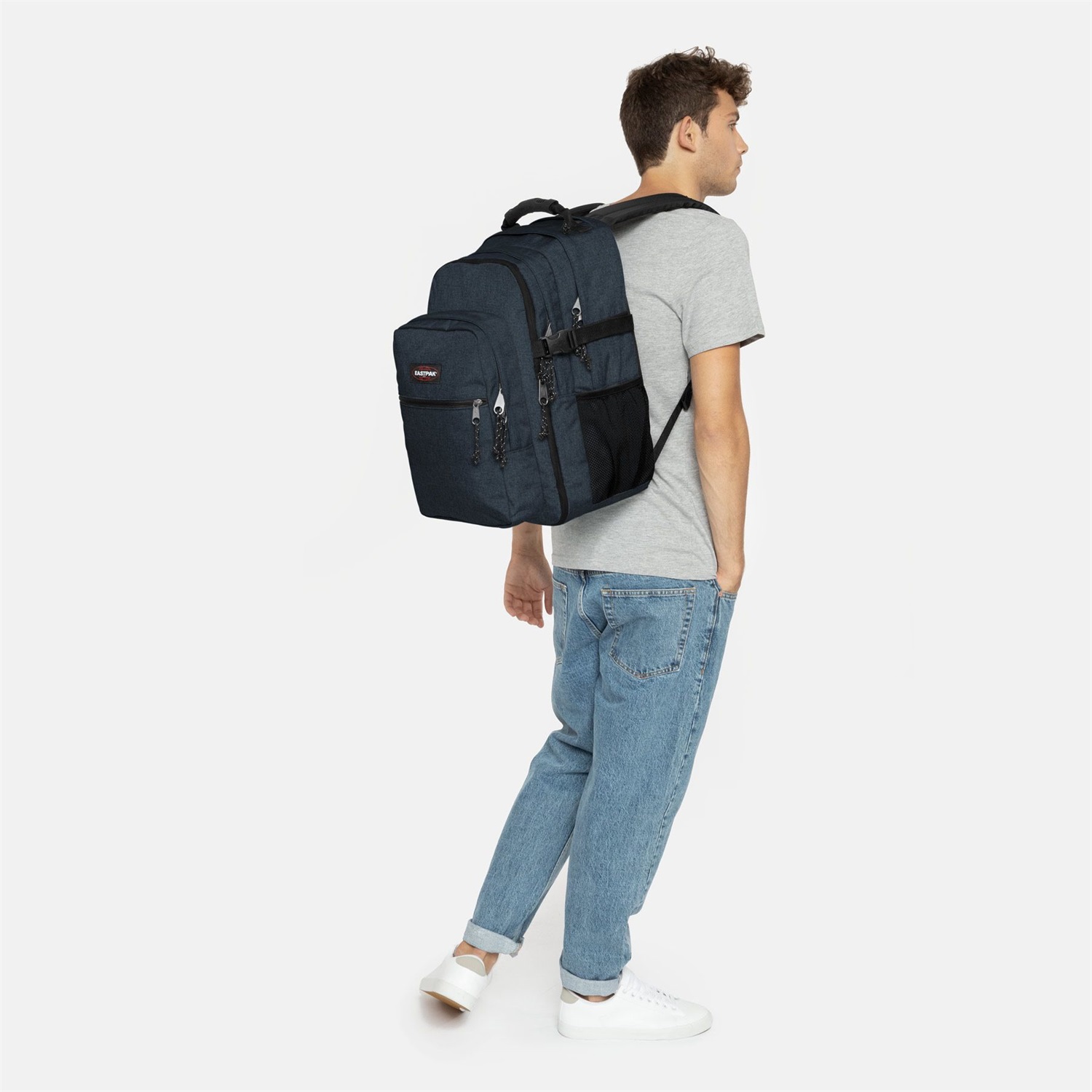 Eastpak TUTOR Zaino 39 L - Triple Denim (Blu) con Due Scomparti, Tasca Frontale e Custodia Imbottita per Laptop da 15 Pollici