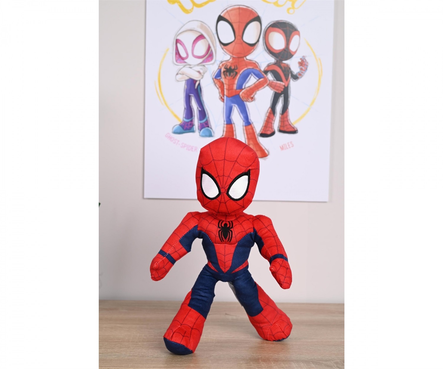 Simba - Disney Plush Marvel Spidey, Peluche 25 cm con Occhi che Brillano al Buio, 0 Mesi