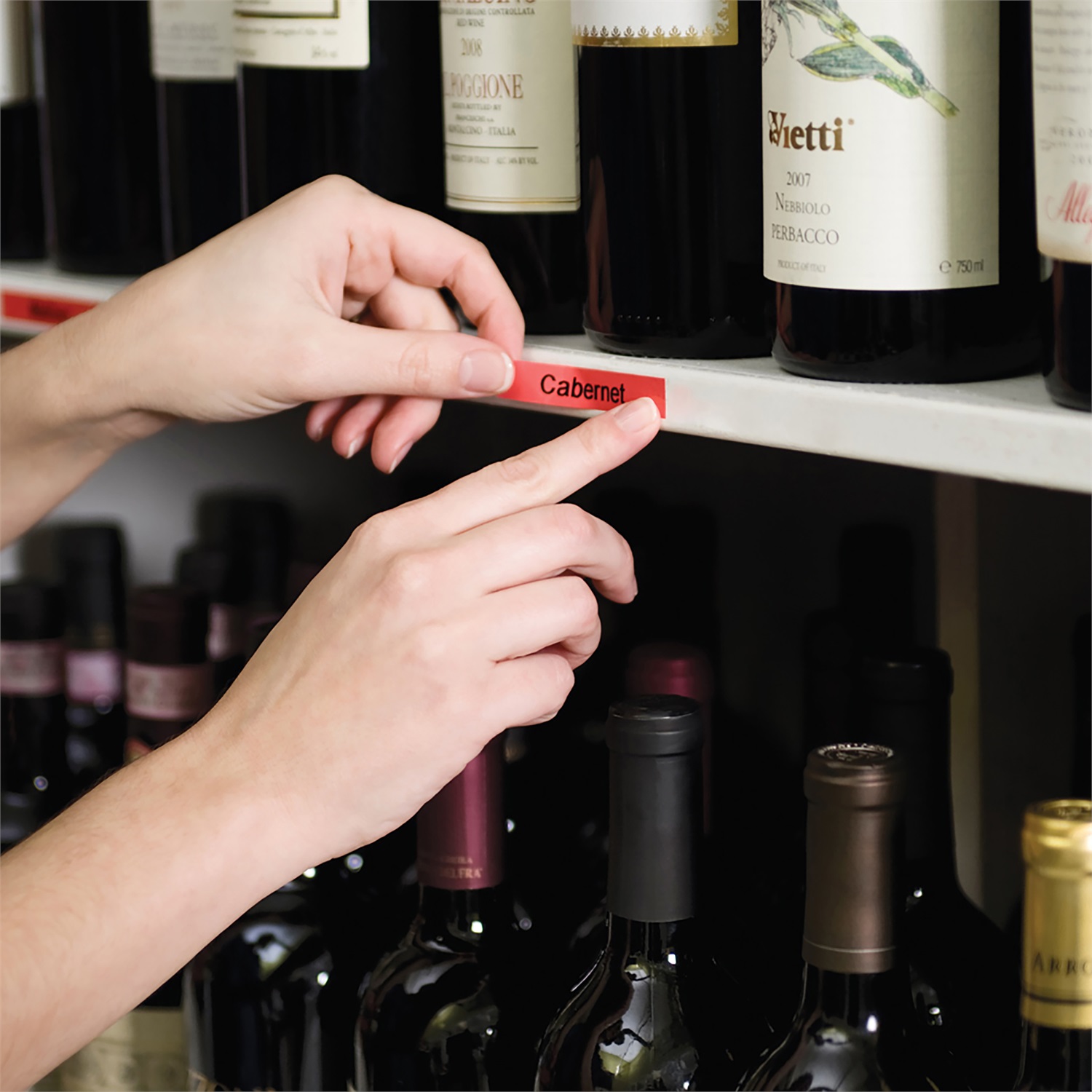 DYMO D1 Nastro per Etichettatrici - 12 mm x 7 m - Nero/Rosso - Poliestere, Idrorepellente, Compatibile con LabelManager e LabelWriter